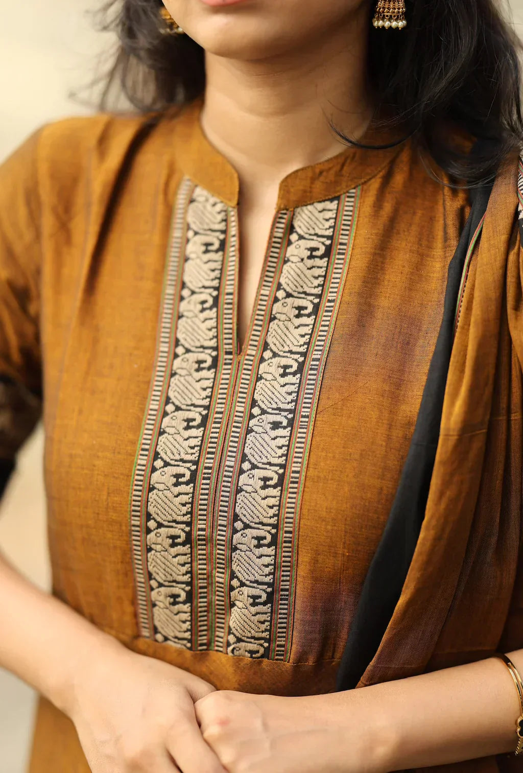 ARTI-Brown+black