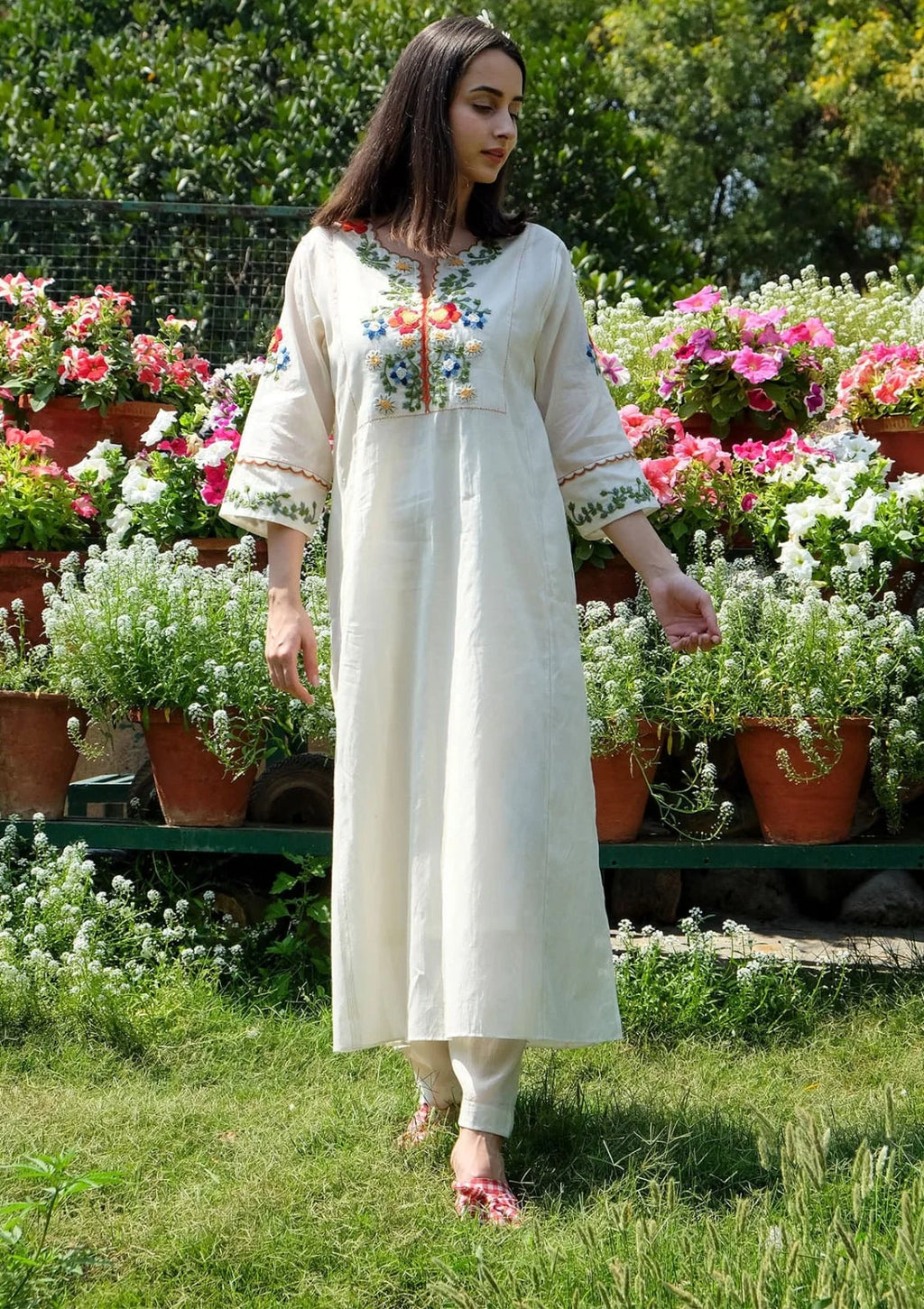 Off-White Floral Embroidered Kurta Set