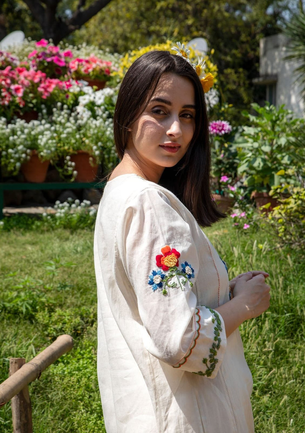 Off-White Floral Embroidered Kurta Set