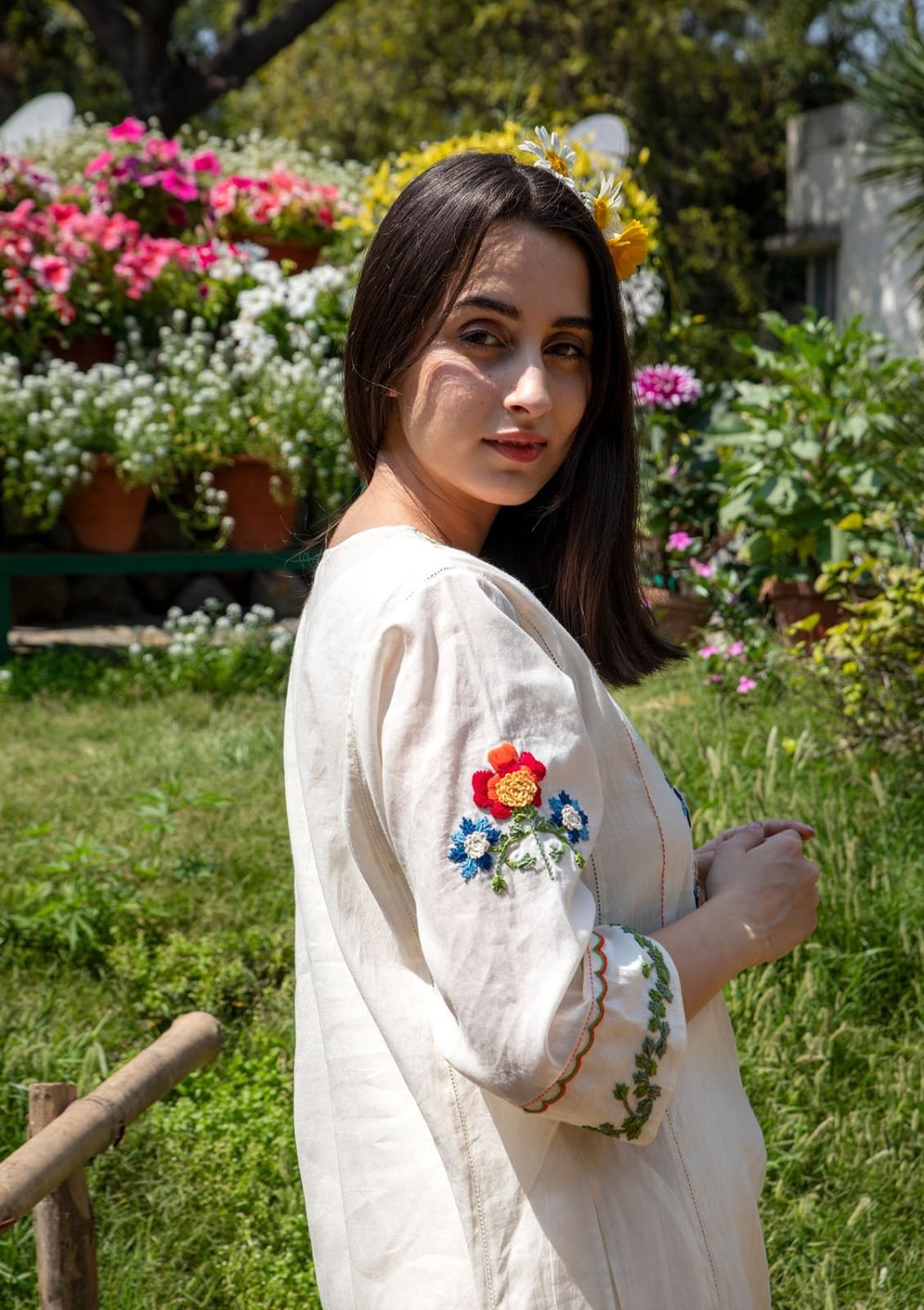 Off-White Floral Embroidered Kurta Set