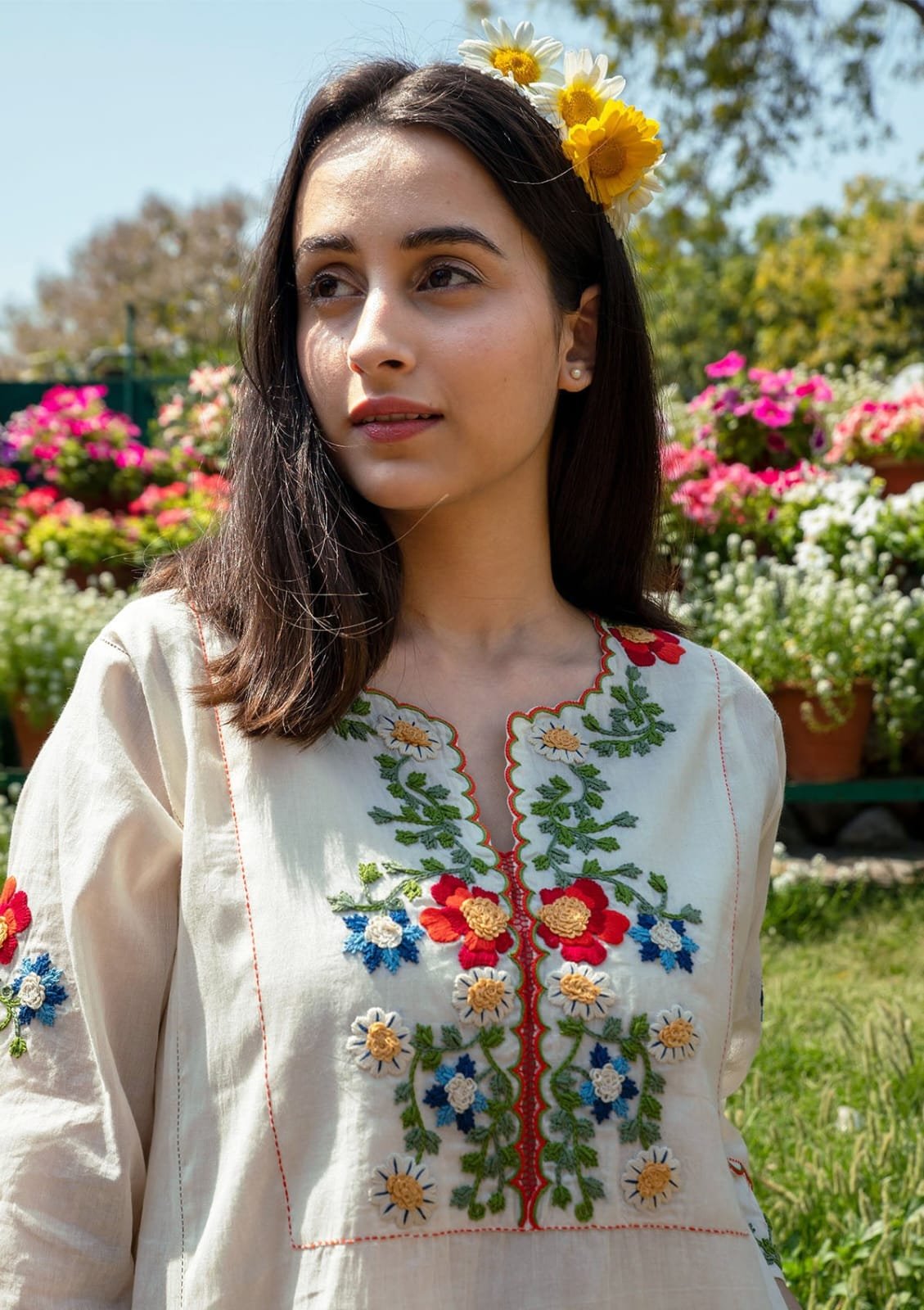Off-White Floral Embroidered Kurta Set