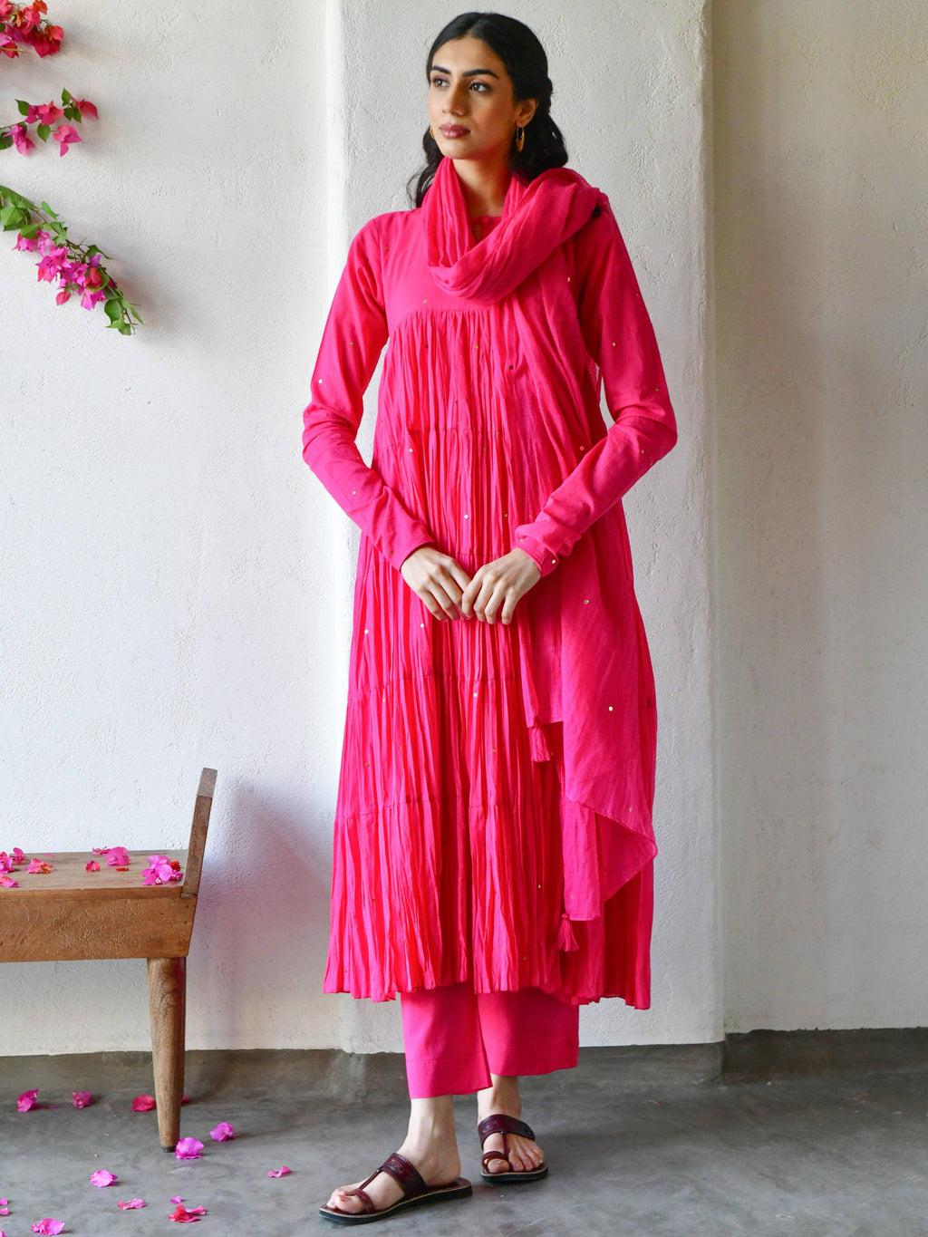 Gulabi Ghera Kurta Set