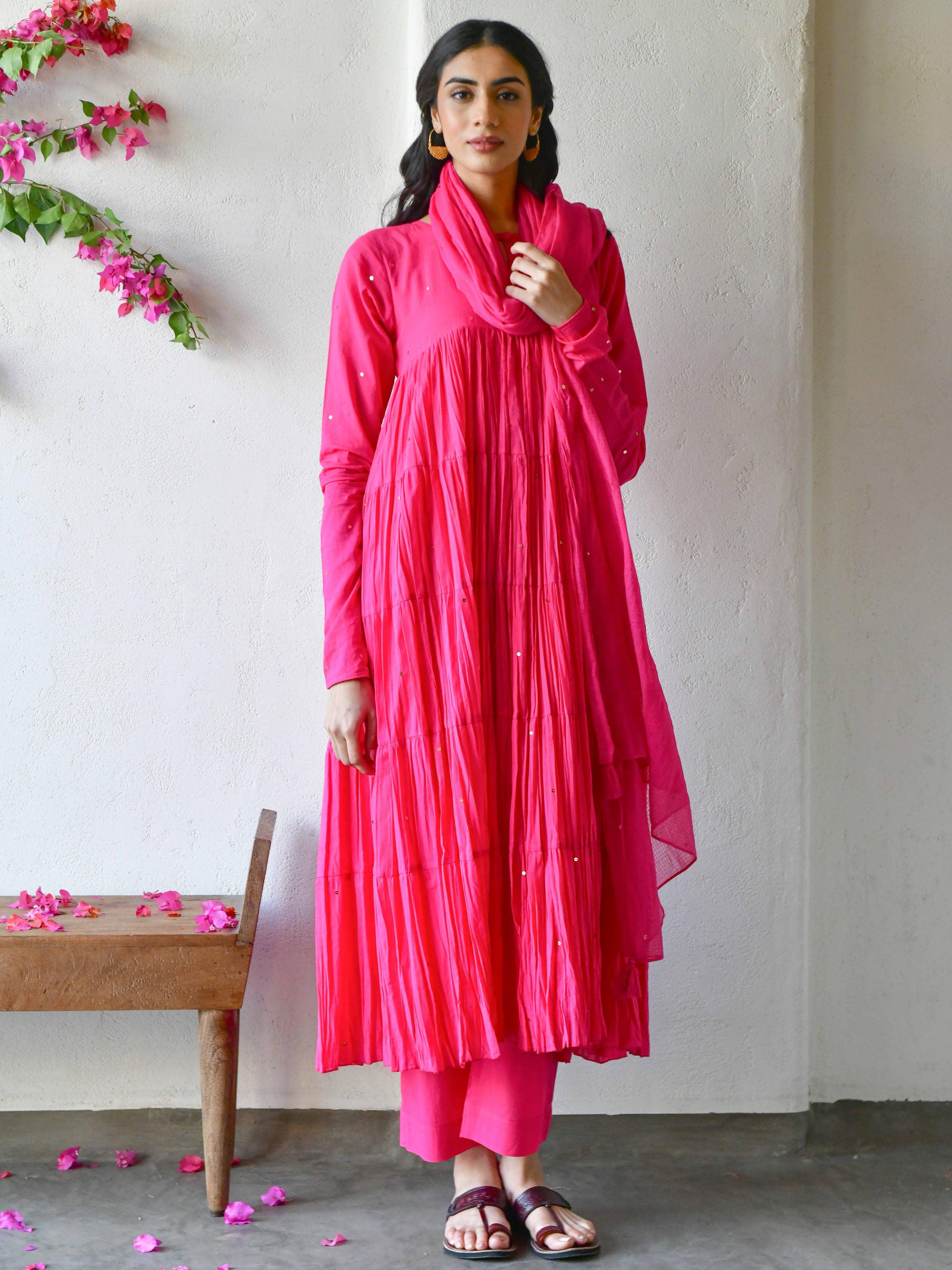 Gulabi Ghera Kurta Set