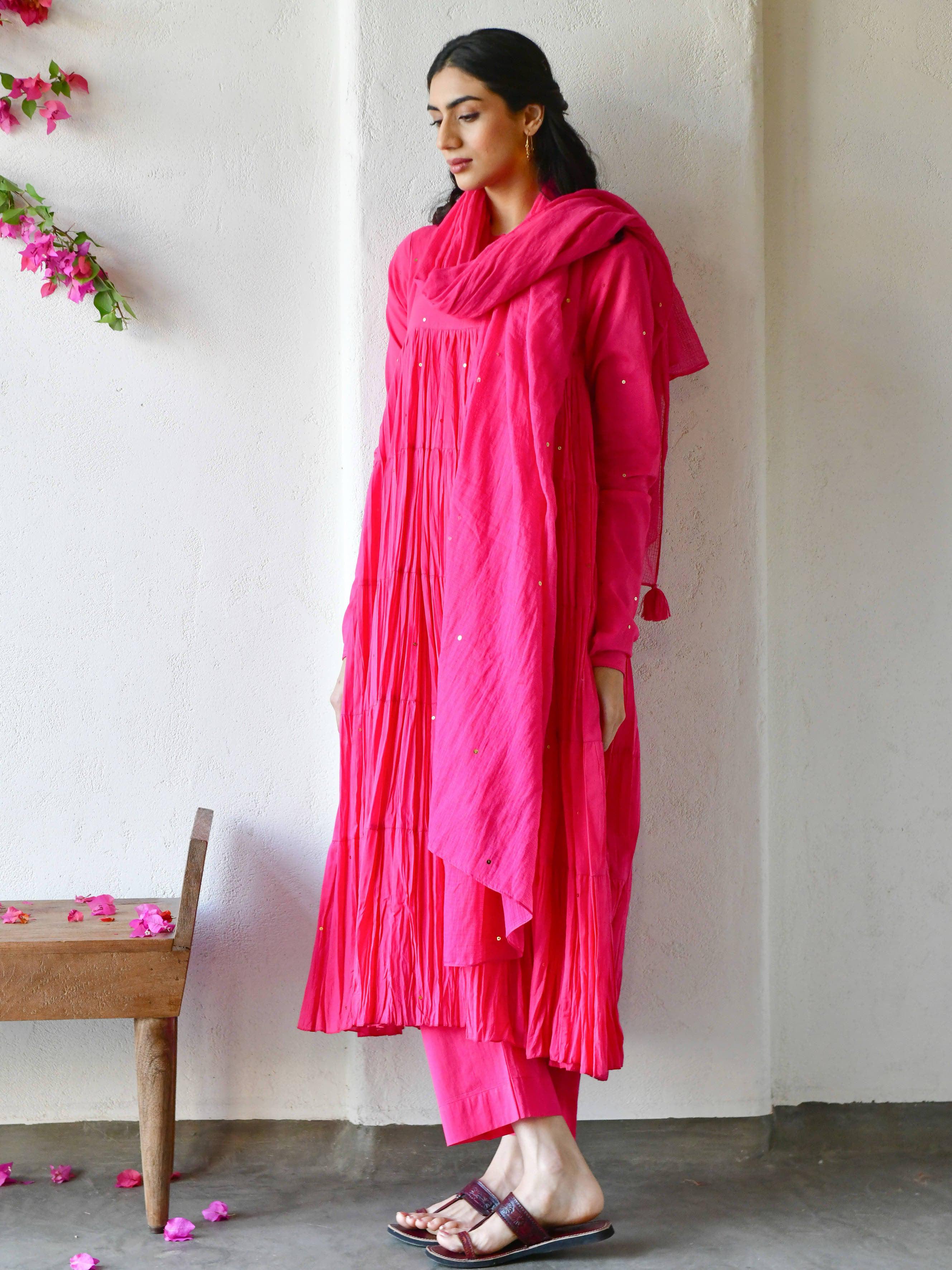Gulabi Ghera Kurta Set
